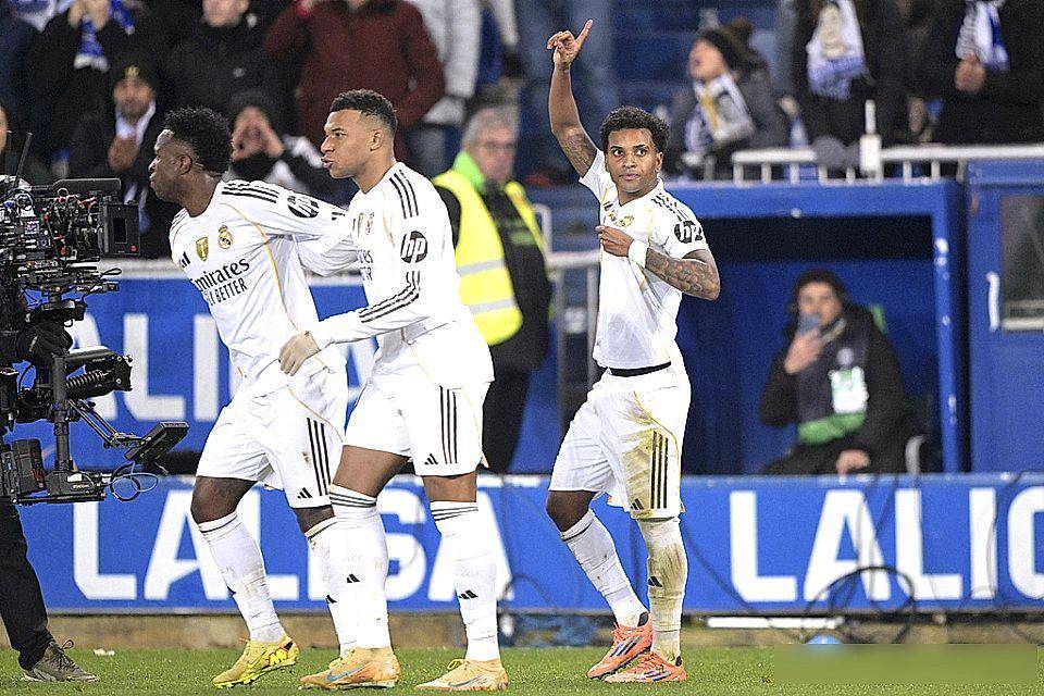 皇马最悲情英雄!救完球队救主帅,连个首发都换不回来